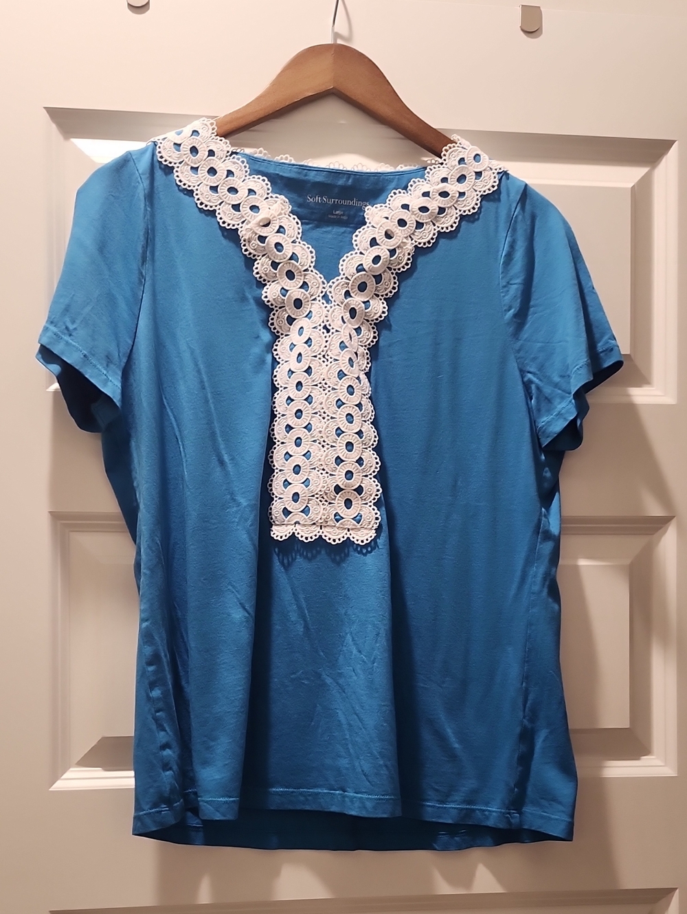 Soft Surroundings Turquoise-Blue Short Sleeve Top with White Crochet V-Panel